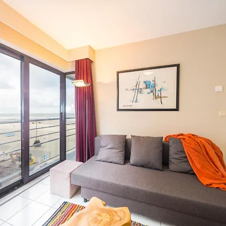 Appealing With Terrace Apartment Middelkerke